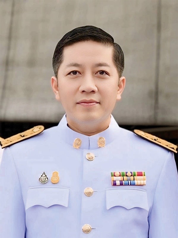 นายทวีวัฒน์  รื่นรวย